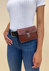 Сумка на пояс Сумка на пояс