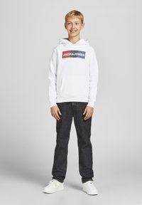 Пуловер Пуловер