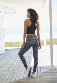 Леггинсы Леггинсы