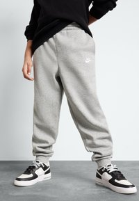 Спортивные штаны Спортивные штаны