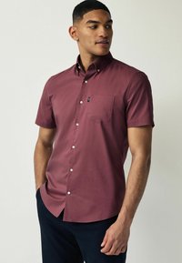 Рубашка с коротким рукавом Рубашка с коротким рукавом