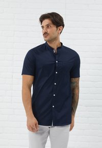 Рубашка с коротким рукавом Рубашка с коротким рукавом