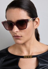 Солнечные очки Солнечные очки