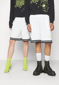 Шорты Шорты