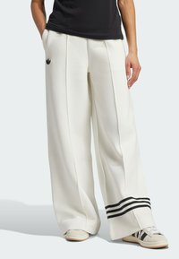 Спортивные штаны Спортивные штаны