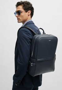 Кожаный рюкзак Кожаный рюкзак