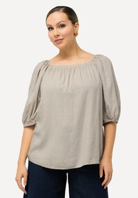 Блузка Блузка