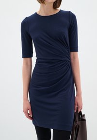 Платье футляр Платье футляр