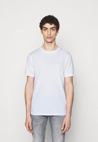 Футболка Футболка