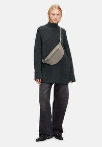 Сумка на пояс Сумка на пояс