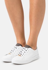 Сникерсы Сникерсы