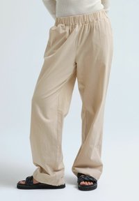 Широкие брюки Широкие брюки