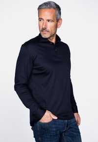 Поло с длинным рукавом Поло с длинным рукавом