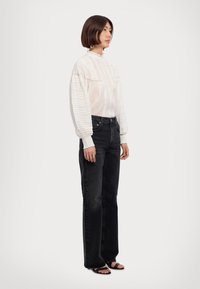 Блузка Блузка