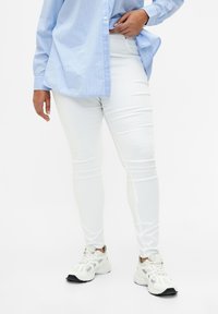 Узкие джинсы Узкие джинсы