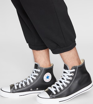 Сникерсы "Chuck Taylor All Star Classic Hi Leather"