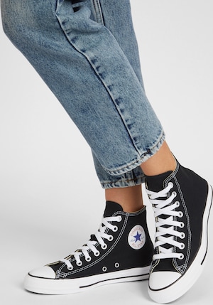 Сникерсы "Chuck Taylor All Star Classic Hi Wide Fit"