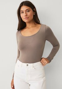 Лонгслив Лонгслив