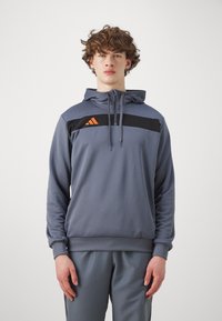 Спортивная кофта Спортивная кофта