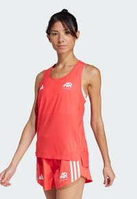 Спортивный топ Спортивный топ