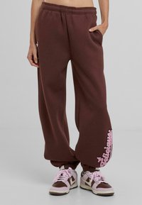 Спортивные штаны Спортивные штаны