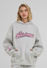 Пуловер с капюшоном Пуловер с капюшоном