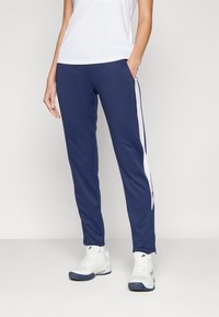 Спортивный костюм Спортивный костюм