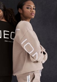 Толстовка Толстовка