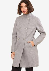 Короткое пальто Короткое пальто