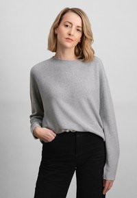 Пуловер Пуловер