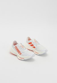 Беговые кроссовки Беговые кроссовки