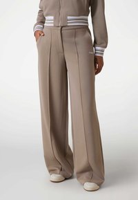 Широкие брюки Широкие брюки