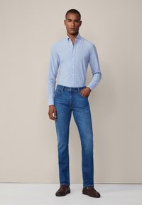 Узкие джинсы Узкие джинсы