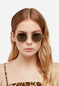 Солнечные очки Солнечные очки