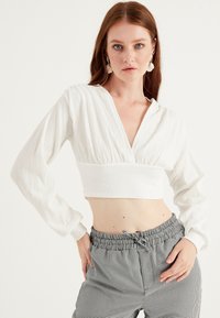 Блузка Блузка