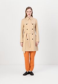 Тренч Тренч