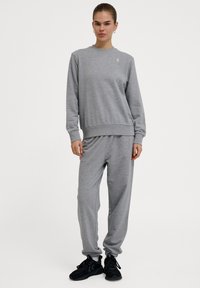 Спортивная толстовка Спортивная толстовка