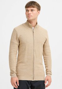 Вязаная кофта Вязаная кофта