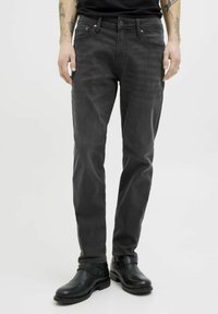 Прямые джинсы Прямые джинсы