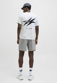 Футболка Футболка