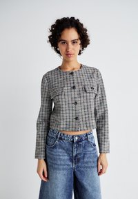 Короткий блейзер Короткий блейзер