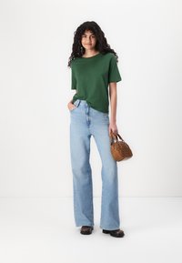 Футболка Футболка