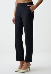 Узкие брюки Узкие брюки