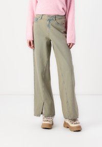 Брюки Брюки