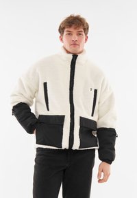 Флисовая куртка Флисовая куртка