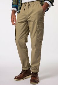 Брюки с накладными карманами Брюки с накладными карманами