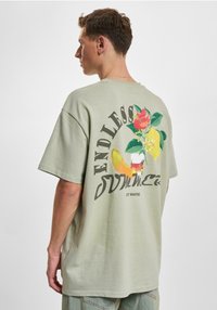 Футболка Футболка