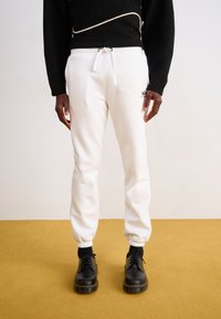 Спортивные штаны Спортивные штаны