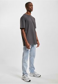 Футболка Футболка