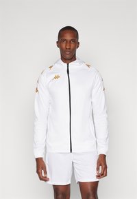 Спортивная куртка Спортивная куртка